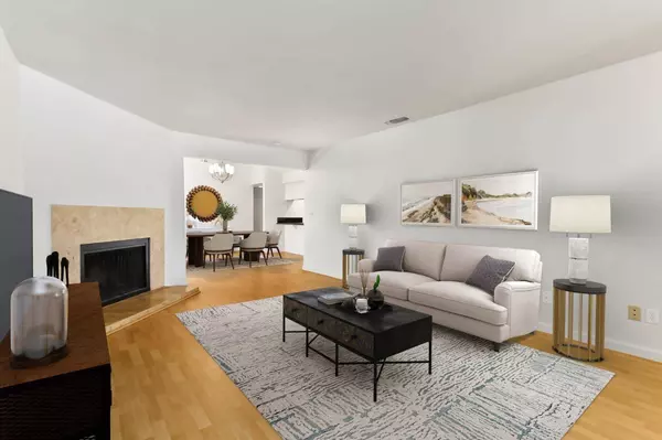 8009 La Riviera DR, Sacramento, CA 95826