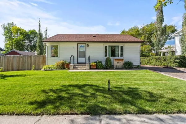 909 6 ST SW, High River, AB T1V 1B3