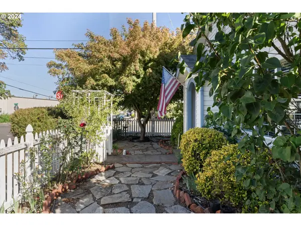 986 ELM ST, Junction City, OR 97448