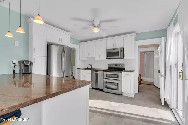 101 W Magnolia Avenue, Wildwood, NJ 08260