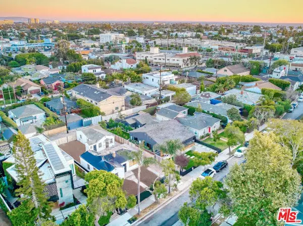 1114 Ozone Ave, Santa Monica, CA 90405