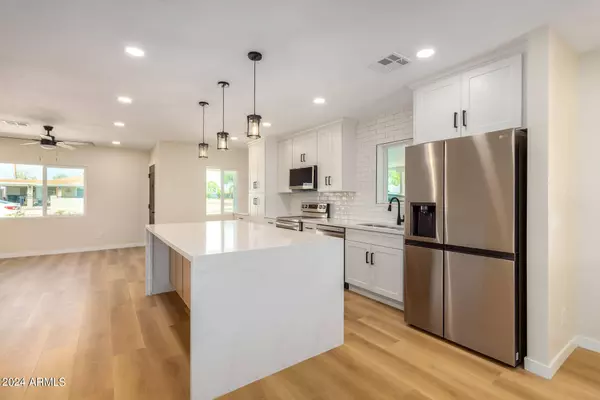 3543 E PIERCE Street, Phoenix, AZ 85008