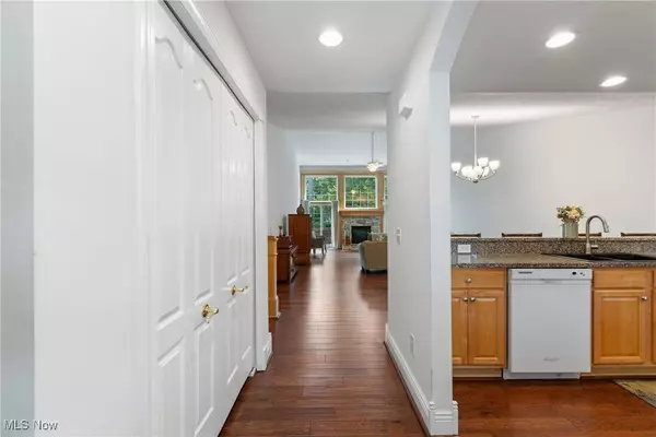 6871 Auburn RD #20, Concord, OH 44077