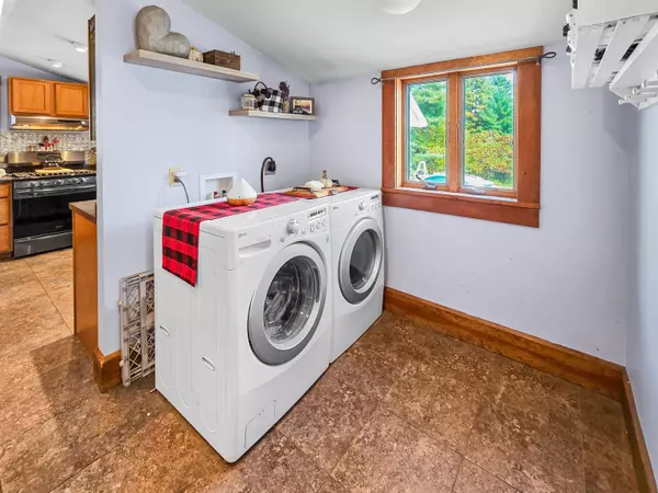 44 School ST, Springfield, VT 05156