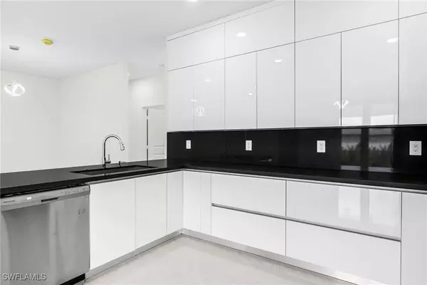 3215 40th ST SW, Lehigh Acres, FL 33976