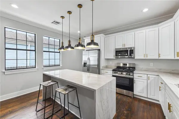 8329 HICKORY ST, New Orleans, LA 70118