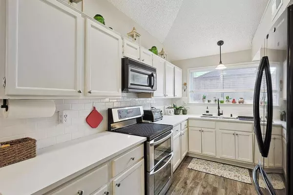 1533 N Valley Parkway, Lewisville, TX 75077