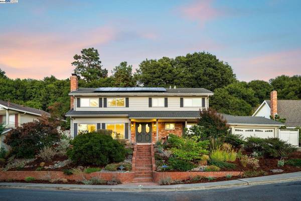 4835 Beacon Hill Dr, Castro Valley, CA 94552