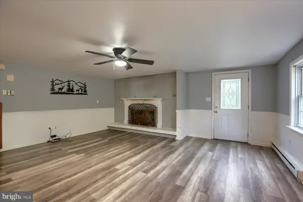 237 PIKETOWN RD, Harrisburg, PA 17112