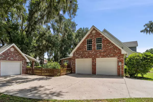 965 Jason Dr, Belle Chasse, LA 70037-4193