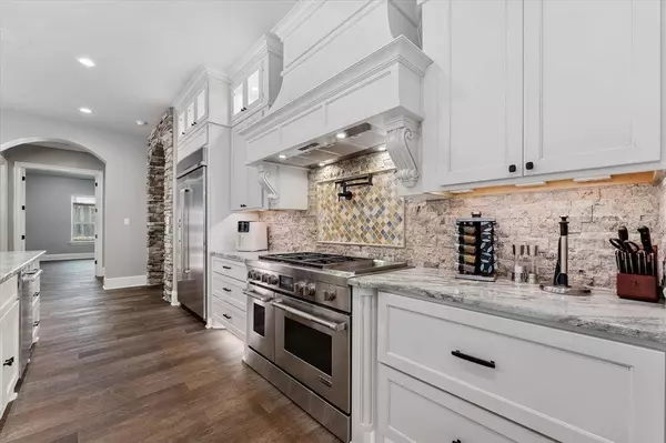 119 Timberfalls DR, Conroe, TX 77384