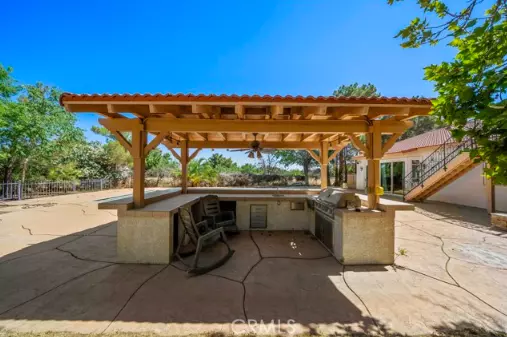 2209 W Avenue O-4, Palmdale, CA 93551-3366