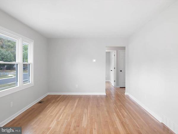 4 HOLDEN DR, New Castle, DE 19720