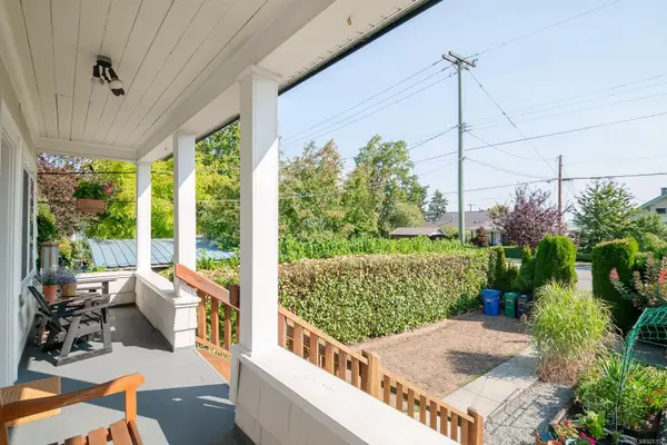 213 Machleary St, Nanaimo, BC V9R 2G7