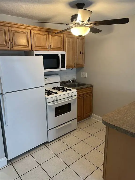 14 Kenmar Dr #100, Billerica, MA 01821