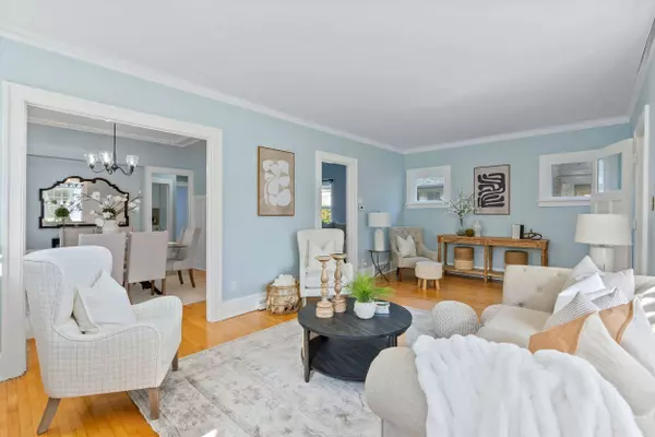 3813 N Murray, Shorewood, WI 53211