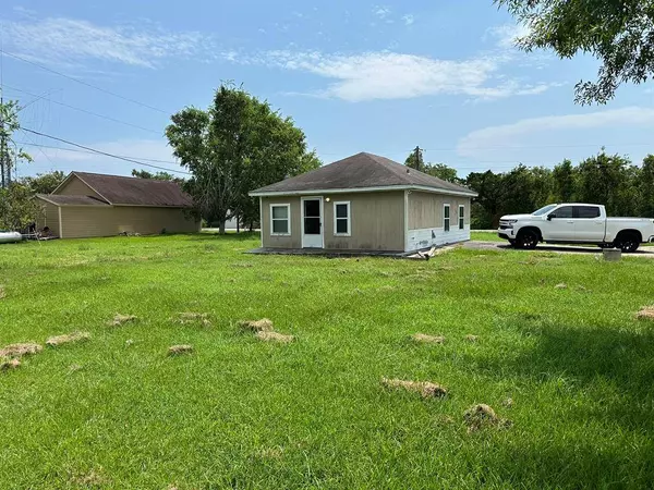 5 Private Road 652, Sargent, TX 77414