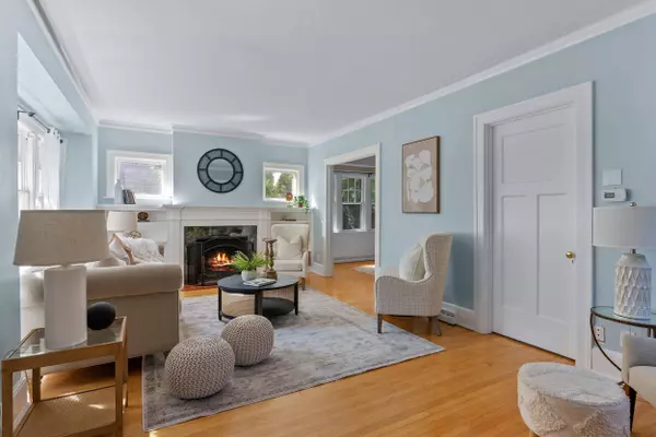 3813 N Murray, Shorewood, WI 53211