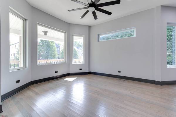 8238 S East End Avenue, Chicago, IL 60617