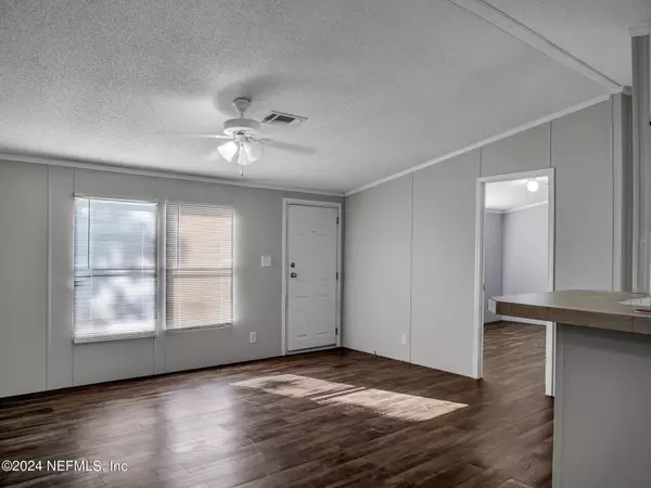 160 TANNER RD, Florahome, FL 32140