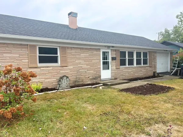 107 Brunswick DR, Greenwood, IN 46143