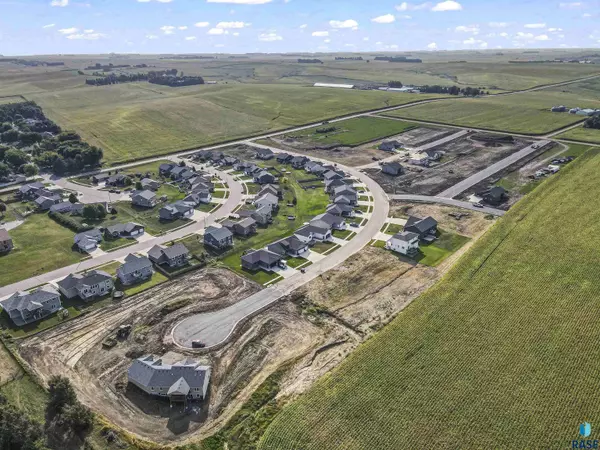 907 Sunset St, Valley Springs, SD 57068