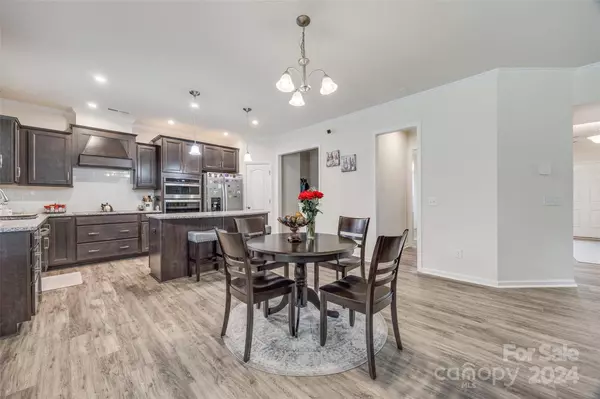 11157 Limehurst PL, Charlotte, NC 28278