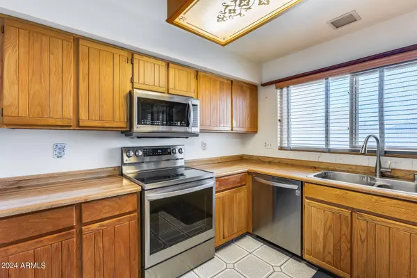 11311 W TOWNLEY Avenue, Peoria, AZ 85345