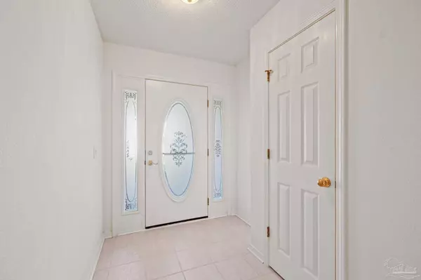 9616 Leeward Way, Navarre, FL 32566