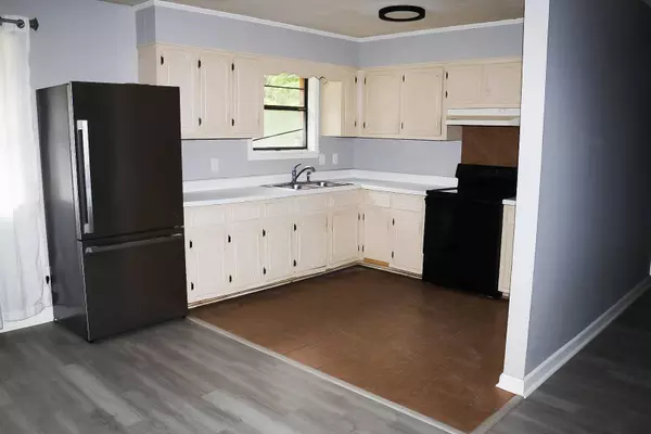 102 N Stone, Fulton, MS 38843