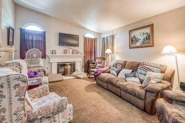 2762 N Knoll Avenue, Fresno, CA 93722