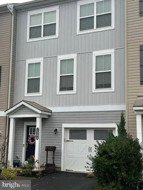 1504 HUDGINS FARM CIR, Fredericksburg, VA 22408