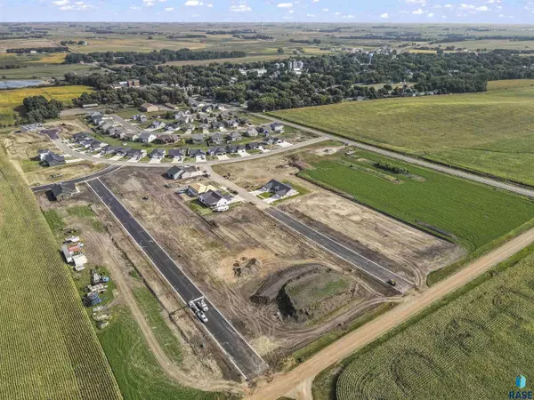 907 Sunset St, Valley Springs, SD 57068