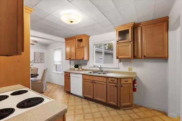 10551 S Chicago, Oak Creek, WI 53154