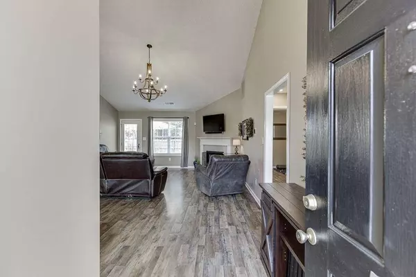 5610 Chinook CT, Flowery Branch, GA 30542