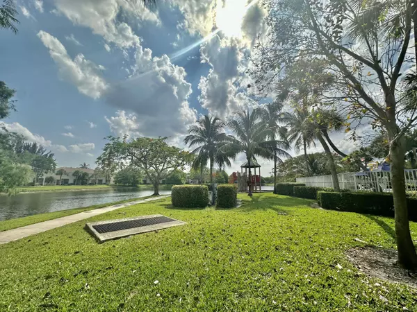 5238 Palmbrooke CIR, West Palm Beach, FL 33417