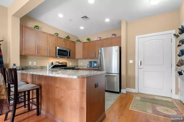 1110 Windsor Park CT, Englewood, NJ 07631