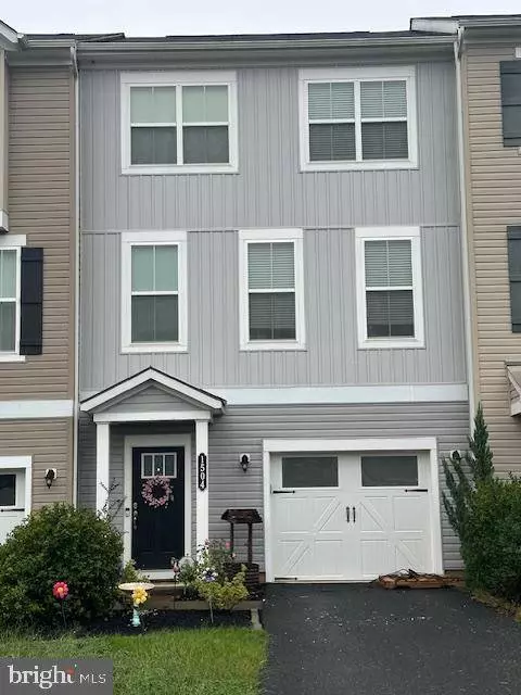 1504 HUDGINS FARM CIR, Fredericksburg, VA 22408