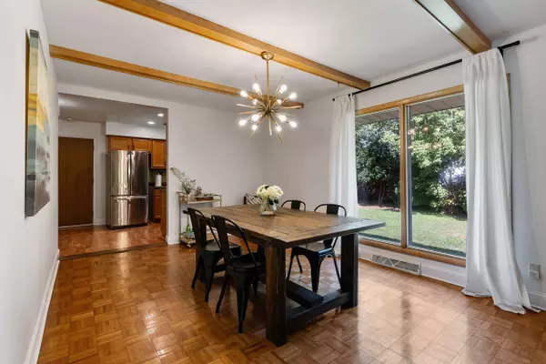 1924 W Edward, Glendale, WI 53209