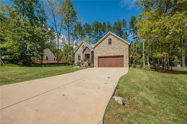 608 Sunset Pointe DR, Salisbury, NC 28146