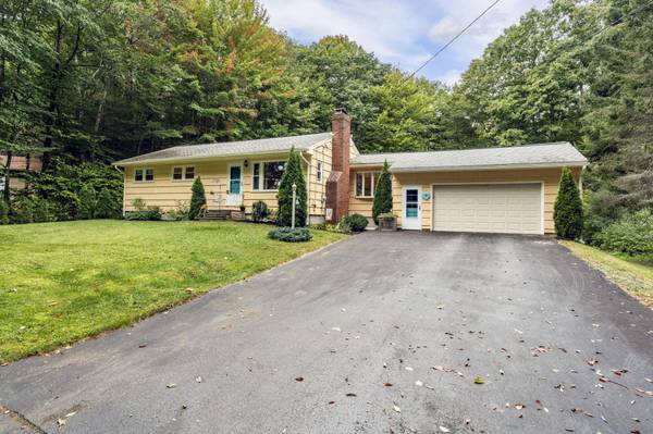 19 Harriette ST, Falmouth, ME 04105