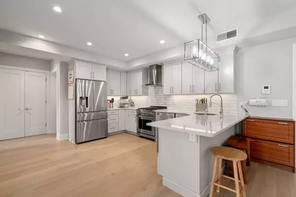 11 Oak Grove Ter #202, Quincy, MA 02169