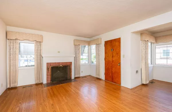 1077 58th ST, Sacramento, CA 95819