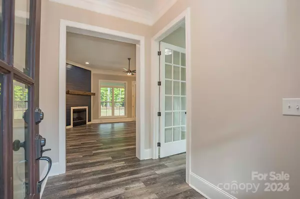 608 Sunset Pointe DR, Salisbury, NC 28146