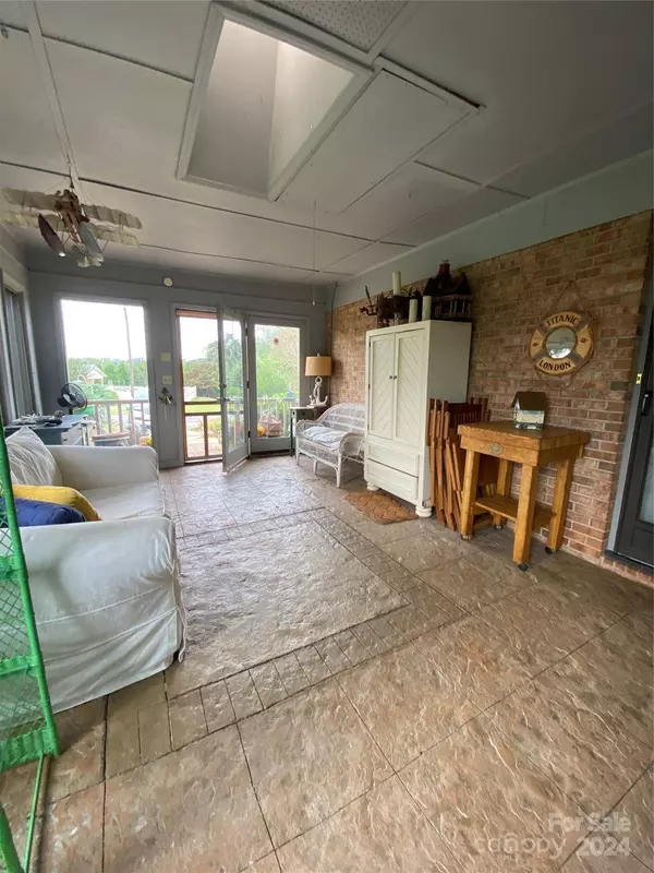 4334 Coble LN, Hudson, NC 28638