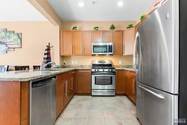 1110 Windsor Park CT, Englewood, NJ 07631