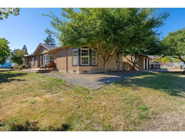 339 N 5TH ST, Carlton, OR 97111