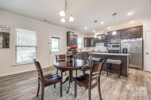 11157 Limehurst PL, Charlotte, NC 28278