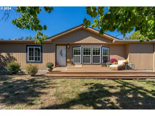 339 N 5TH ST, Carlton, OR 97111