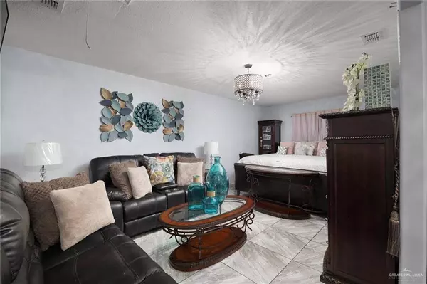 2811 Del Oro DR, Mission, TX 78572